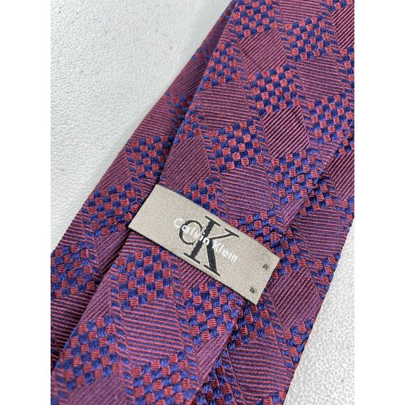 Calvin Klein Blue and Burgundy Geometric Woven Pattern 100% Silk Tie - Picture 5 of 7